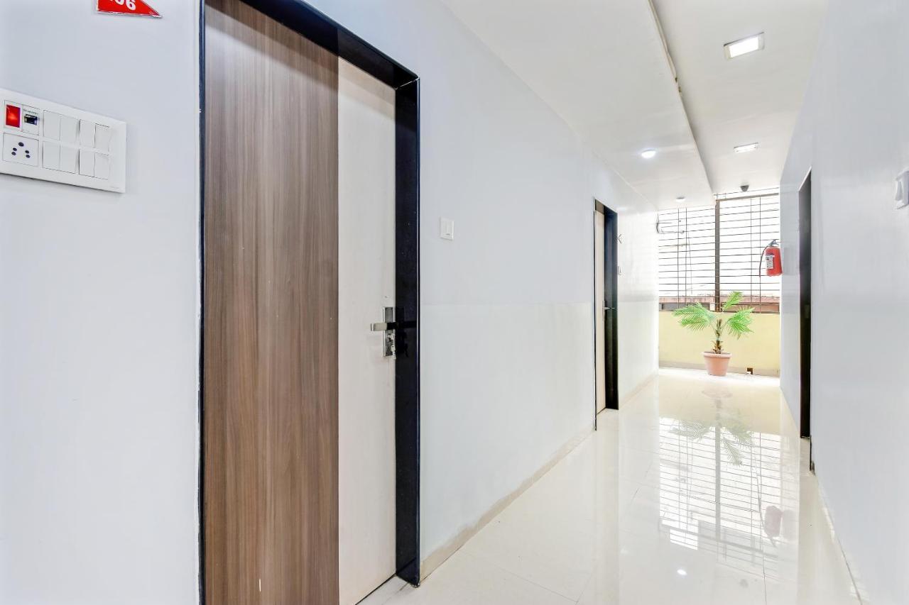 Oyo 61308 Hotel Rw International Hingoli Exterior photo